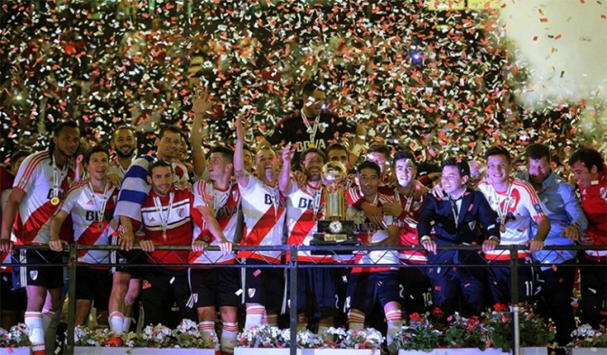 River bicampeón de la Recopa