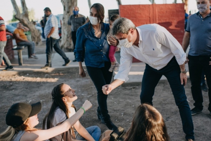 El gobernador Uñac participó de un encuentro en Caucete para incentivar a los jóvenes a vacunarse