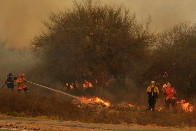 San Luis sigue la lucha contra el fuego