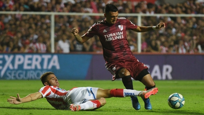 River lo dio vuelta en Santa Fe ante Unión y es único líder