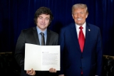 Con un video de Milei en el Movistar Arena, una senadora demócrata cuestionó a Trump por el apoyo financiero a la Argentina