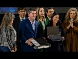El gobernador entregó notebooks a docentes de primaria en la primera etapa del programa “Maestro de América, cultivando el futuro”