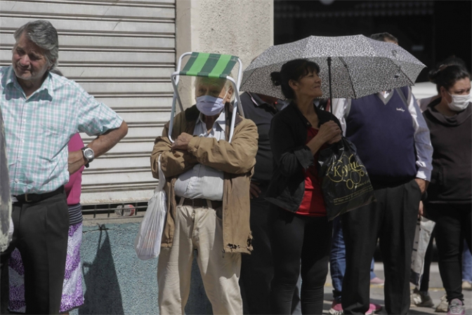 El Central dispuso la apertura de bancos el fin de semana para pago de jubilaciones y planes sociales