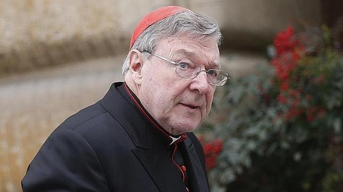 Cardenal australiano George Pell fue acusado de abusos sexuales