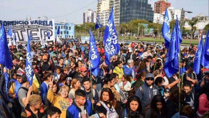 Organizaciones sociales marcharon por el centro porteño para reclamar la Emergencia Alimentaria