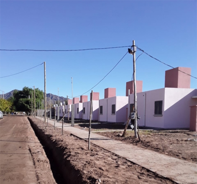 Valle Fértil : Entrega Barrio UDAP &quot;Jorge Carrizo&quot;