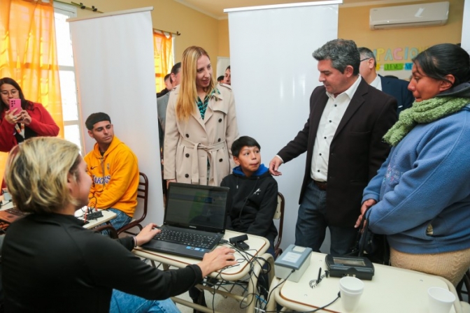 El gobernador Orrego recorrió el operativo “San Juan Cerca” en Angaco