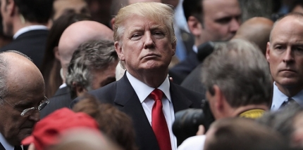 Trump firm&oacute; un decreto que afectar&aacute; a las redes sociales