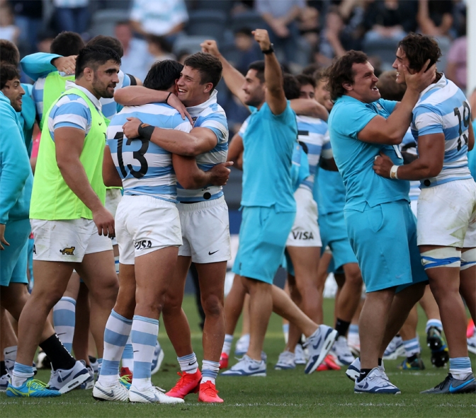 Argentina logró su primer triunfo de la historia ante Nueva Zelanda por 25 a 15