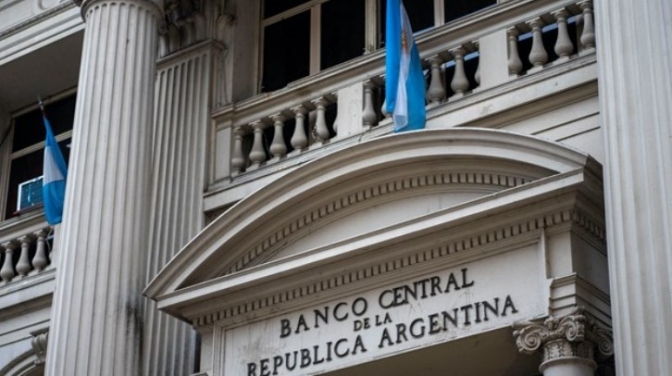 Las reservas del BCRA perforaron los US$ 50.000 millones mientras se moderan las compras de d&oacute;lares