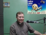 Padre Jonatan Felix Vidable en el programa "Caida Libre" en la 93.5