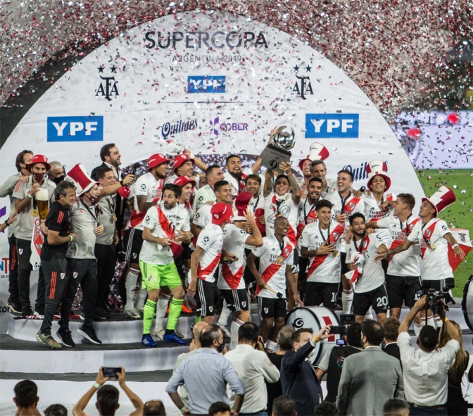 River Plate se consagró campeón de la Supercopa Argentina al golear a Racing