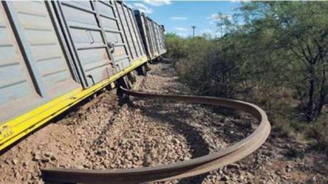 La ola de calor dobló los rieles y descarriló una formación