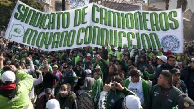 Camioneros se movilizará para pedir la reapertura de paritarias y un bono de fin de año