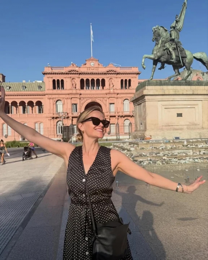 Reese Witherspoon en Buenos Aires: De la Plaza de Mayo a una visita exclusiva al MALBA
