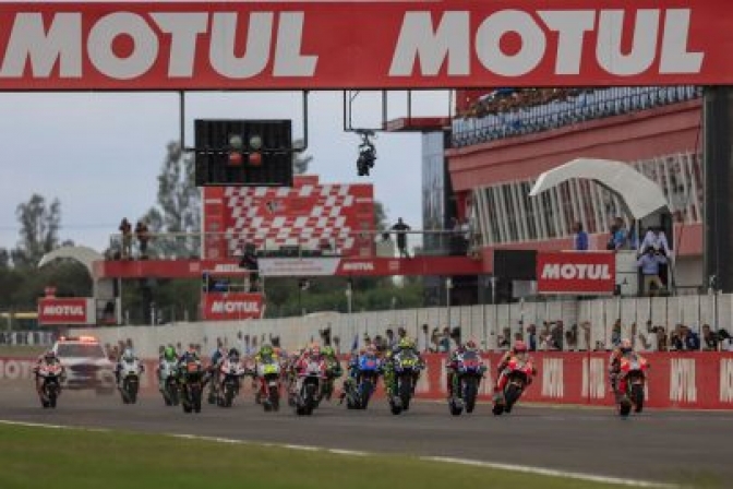 Español Maverick Viñales ganó el MotoGP en Termas de Río Hondo