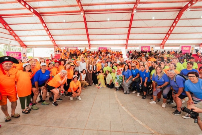 Orrego visit&oacute; una colonia de verano en Rawson y destac&oacute; el valor social del programa