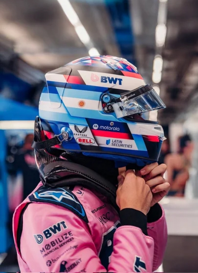 Colapinto se subi&oacute; a un kartcross sobre la nieve tras los test de F&oacute;rmula 1