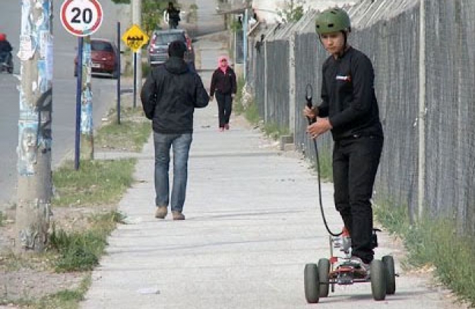 Un neuquino de 16 años creó una patineta