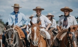 Con más de 5300 jinetes, la Cabalgata de la Fe llegó a la Difunta Correa