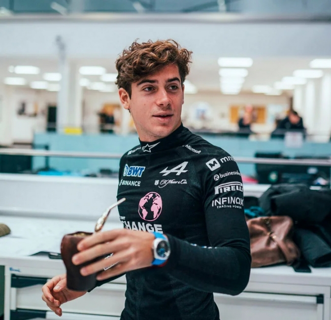 Tras la confirmación de Mercedes, estos son los asientos que quedan libres para Franco Colapinto en 2026