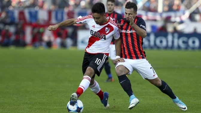 San Lorenzo frenó la carrera de River y le ganó por 2 a 1